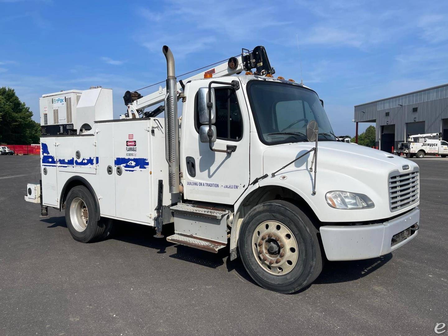 2014 Freightliner BUSINESS CLASS M2 106