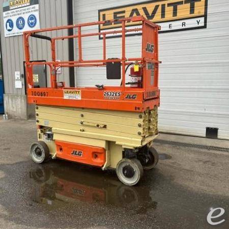 2016 JLG 2632ES