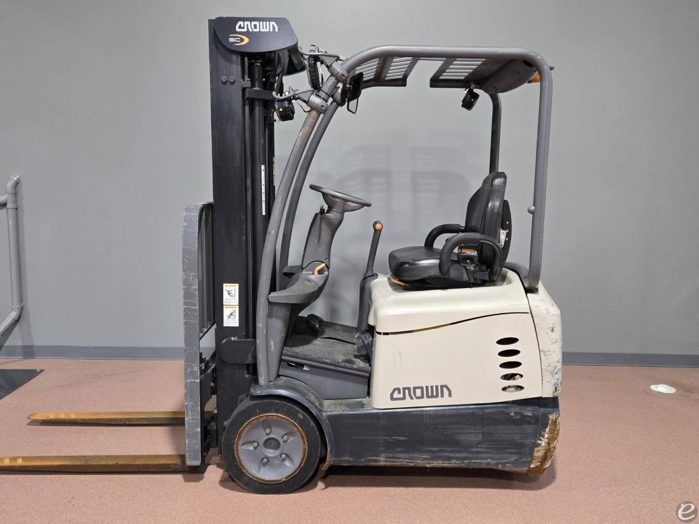 2020 Crown SC5215-30 Electric 3 Wheel Forklift