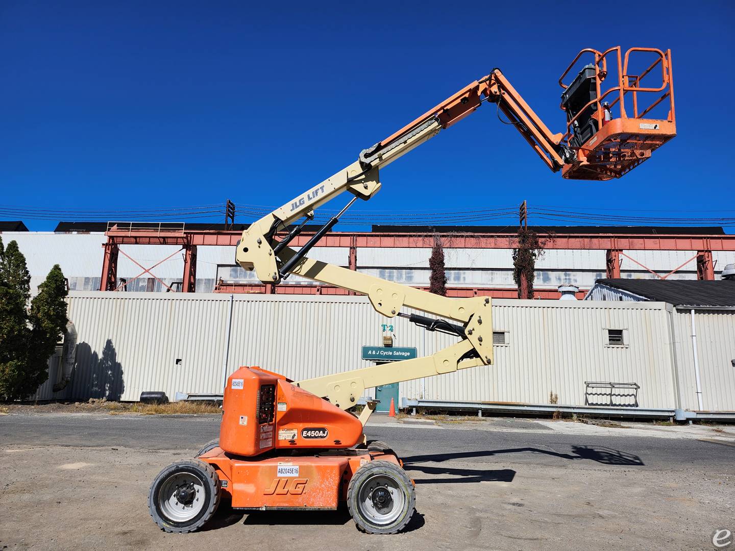 2011 JLG E450AJ