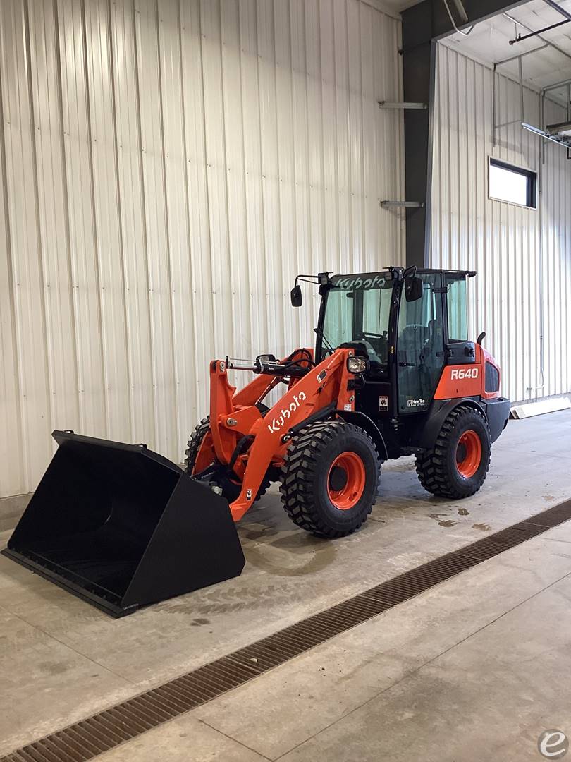 2024 Kubota R640R43