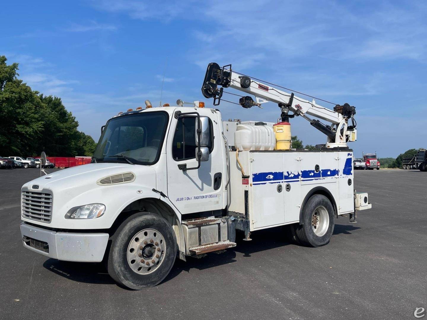 2014 Freightliner BUSINESS CLASS M2 106