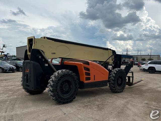 2017 JLG 1255