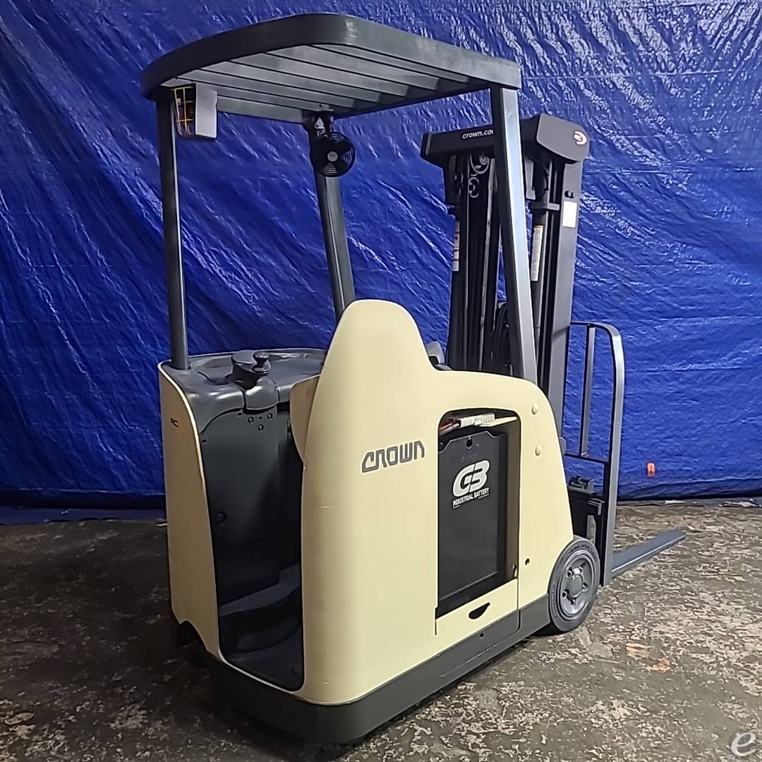 2009 Crown RC5530C-30