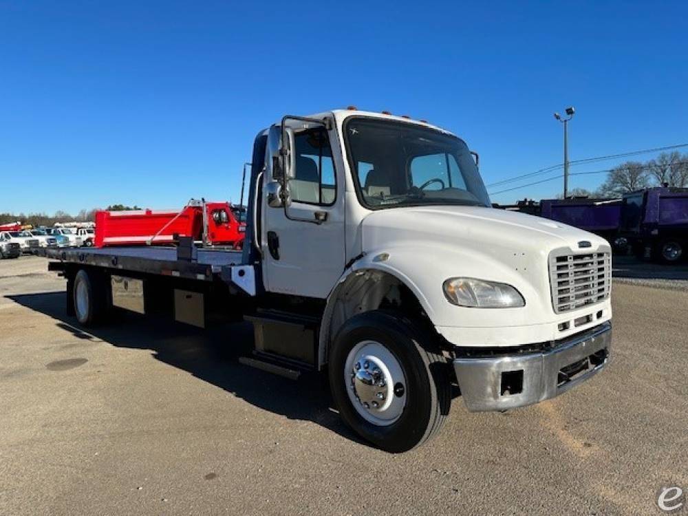 2015 Freightliner BUSINESS CLASS M2 106