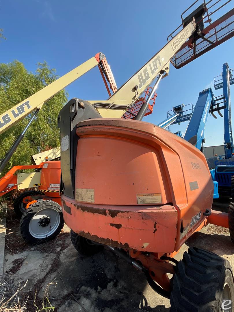 2019 JLG 400S