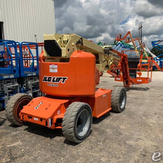 2015 JLG E450AJ