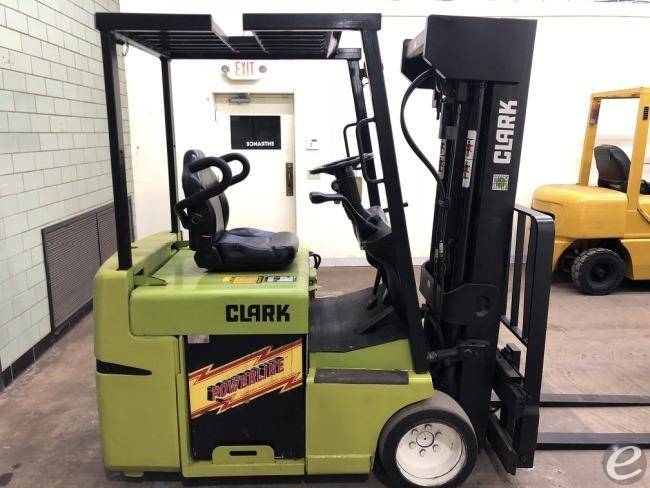 2000 Clark TMG25 Electric 3 Wheel Forklift