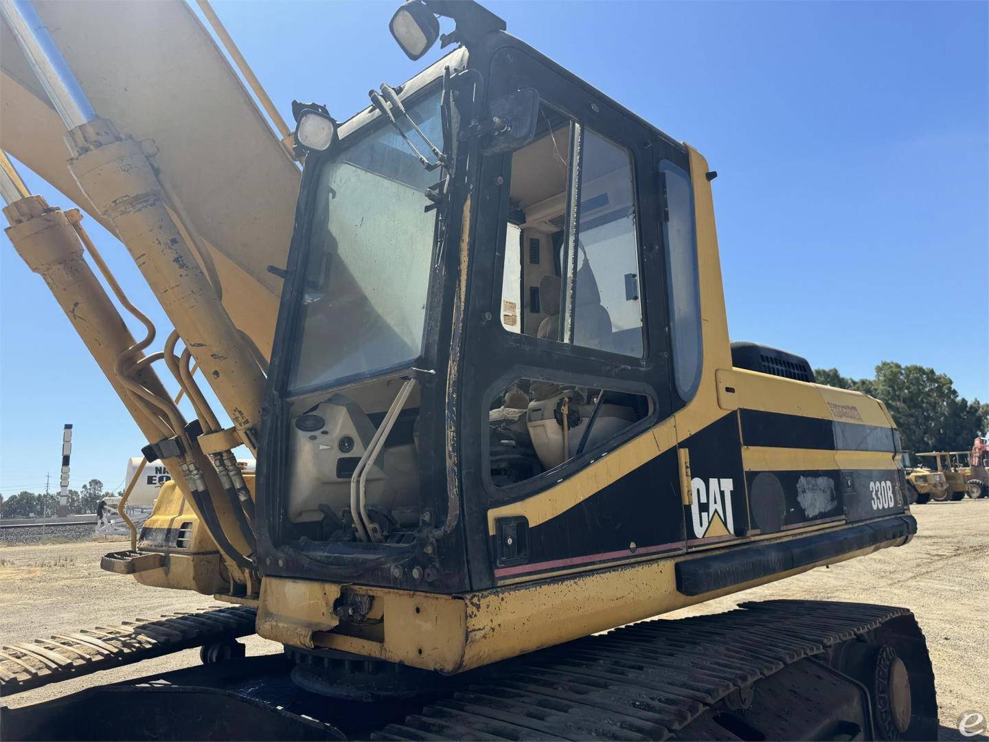 1997 Cat 330BL