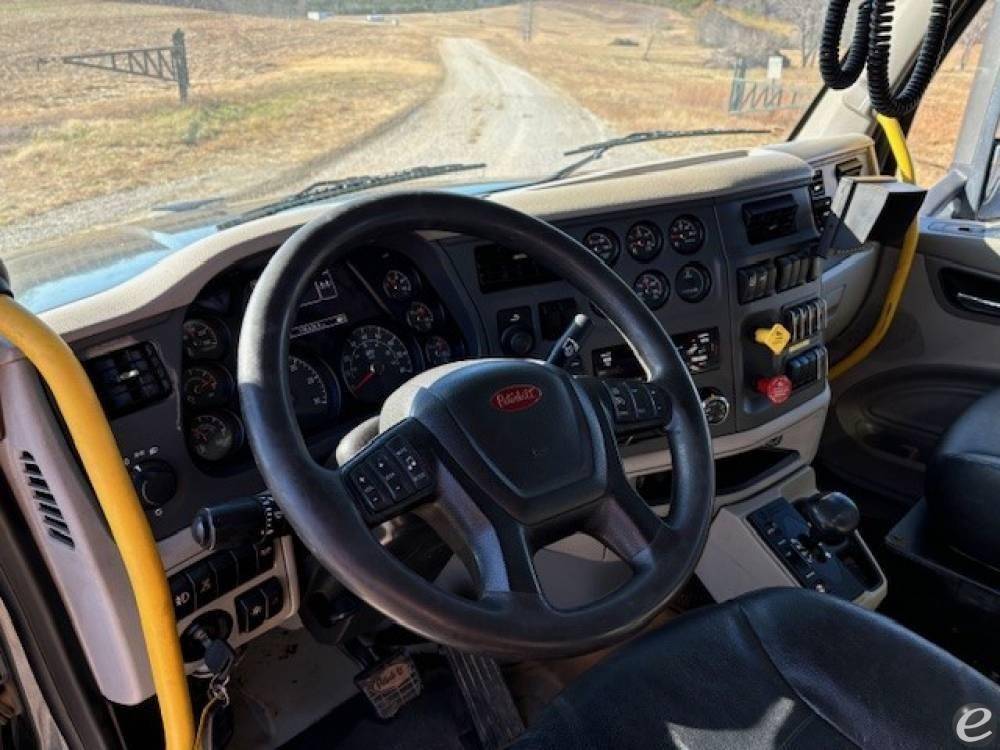 2021 Peterbilt 567