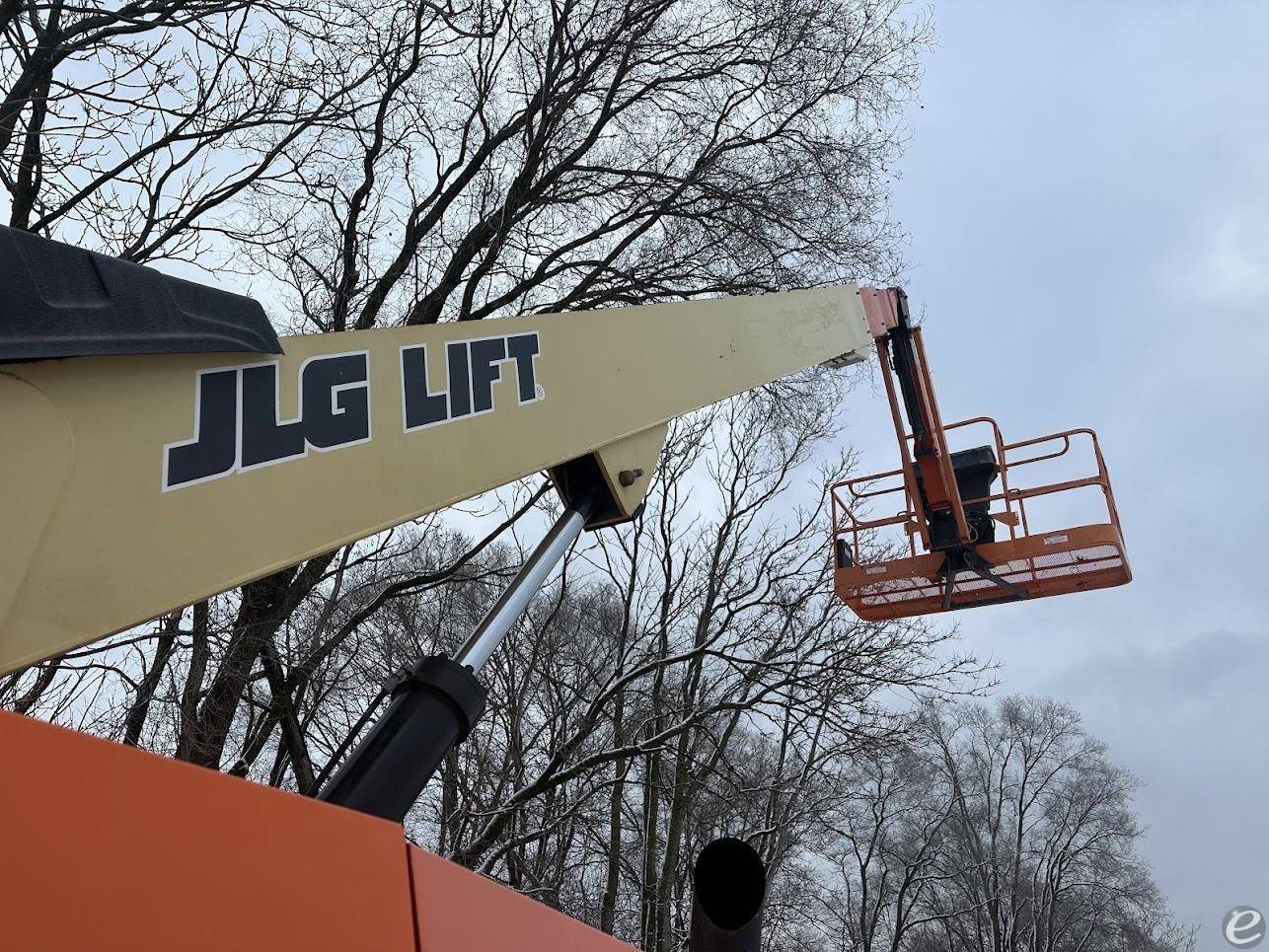 2017 JLG 660SJ