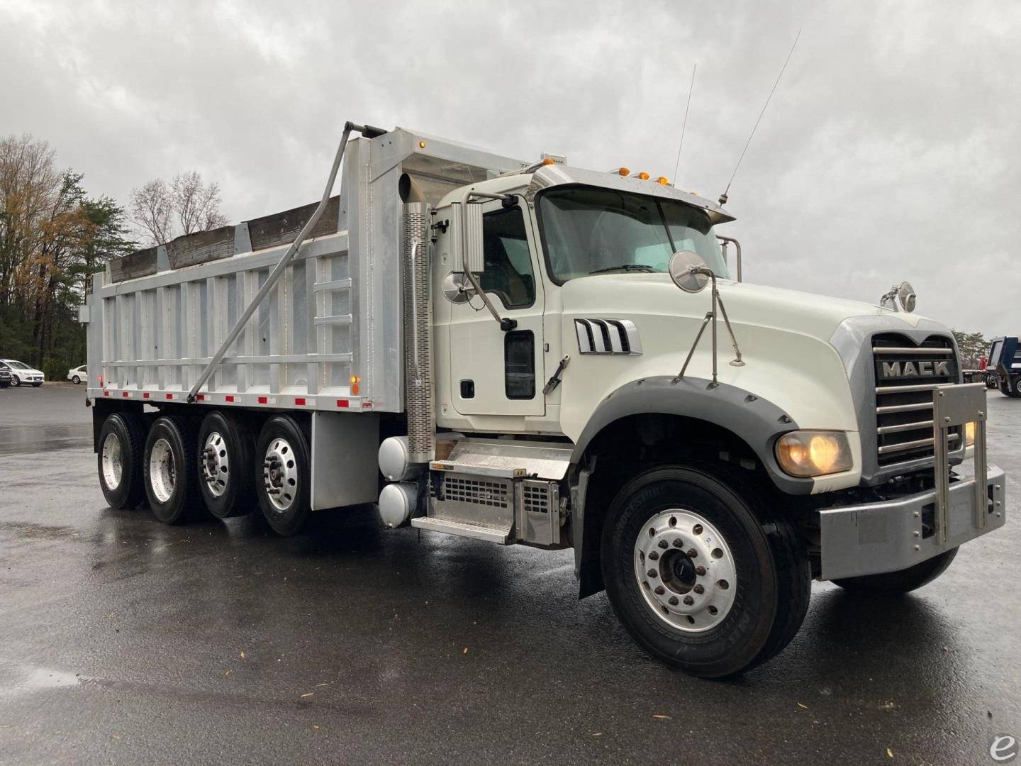 2019 Mack GRANITE 64FR