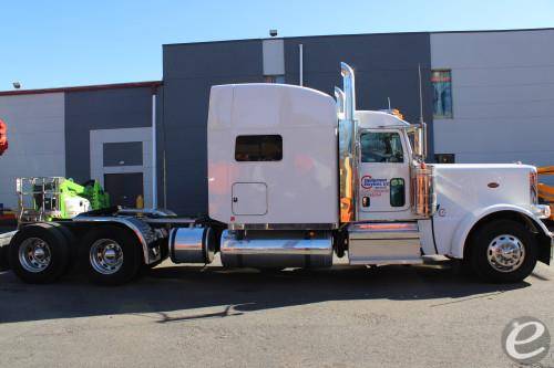 2022 Peterbilt 389 Mid Roof Sleeper Tractor