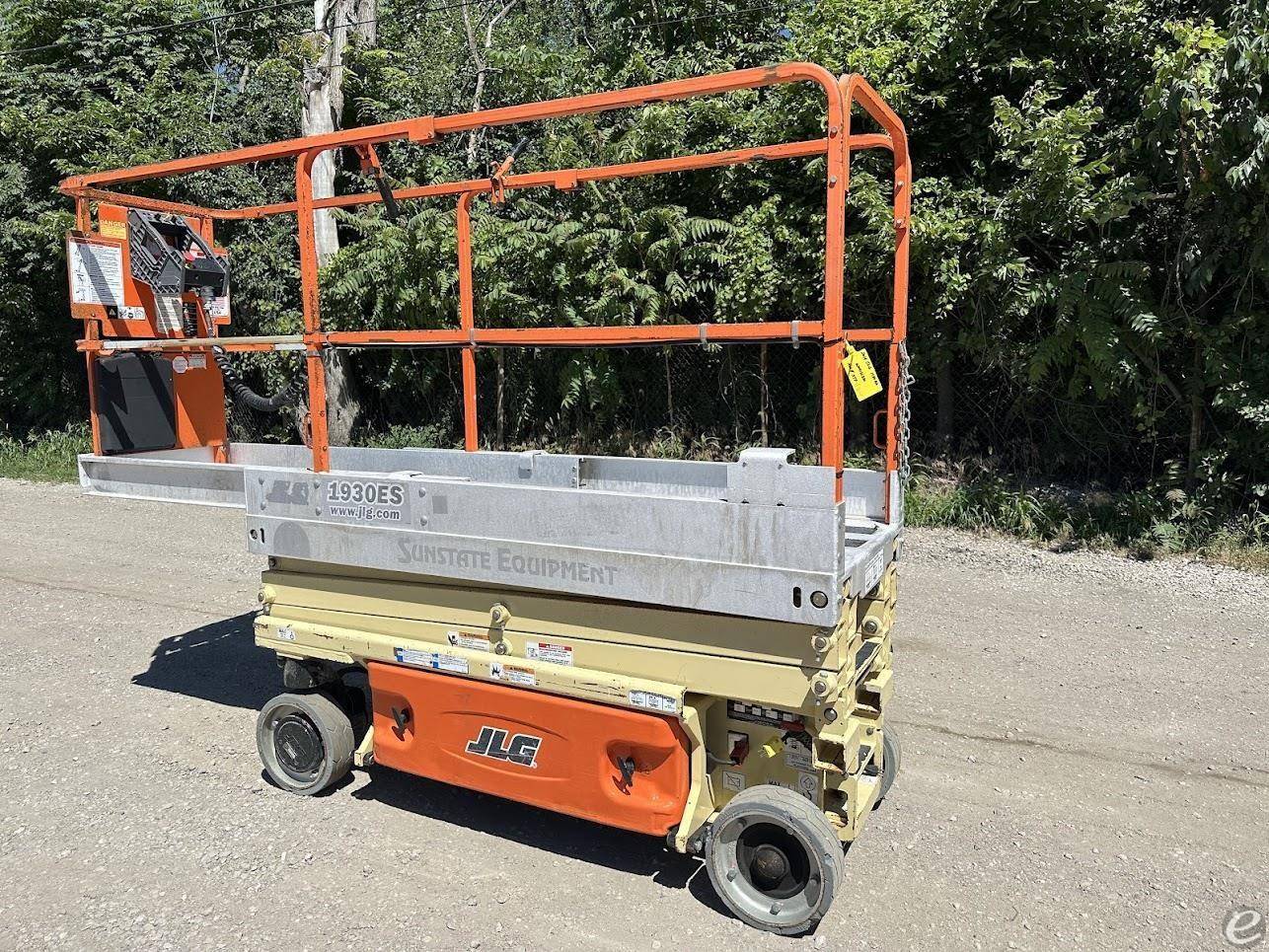 2014 JLG 1930ES