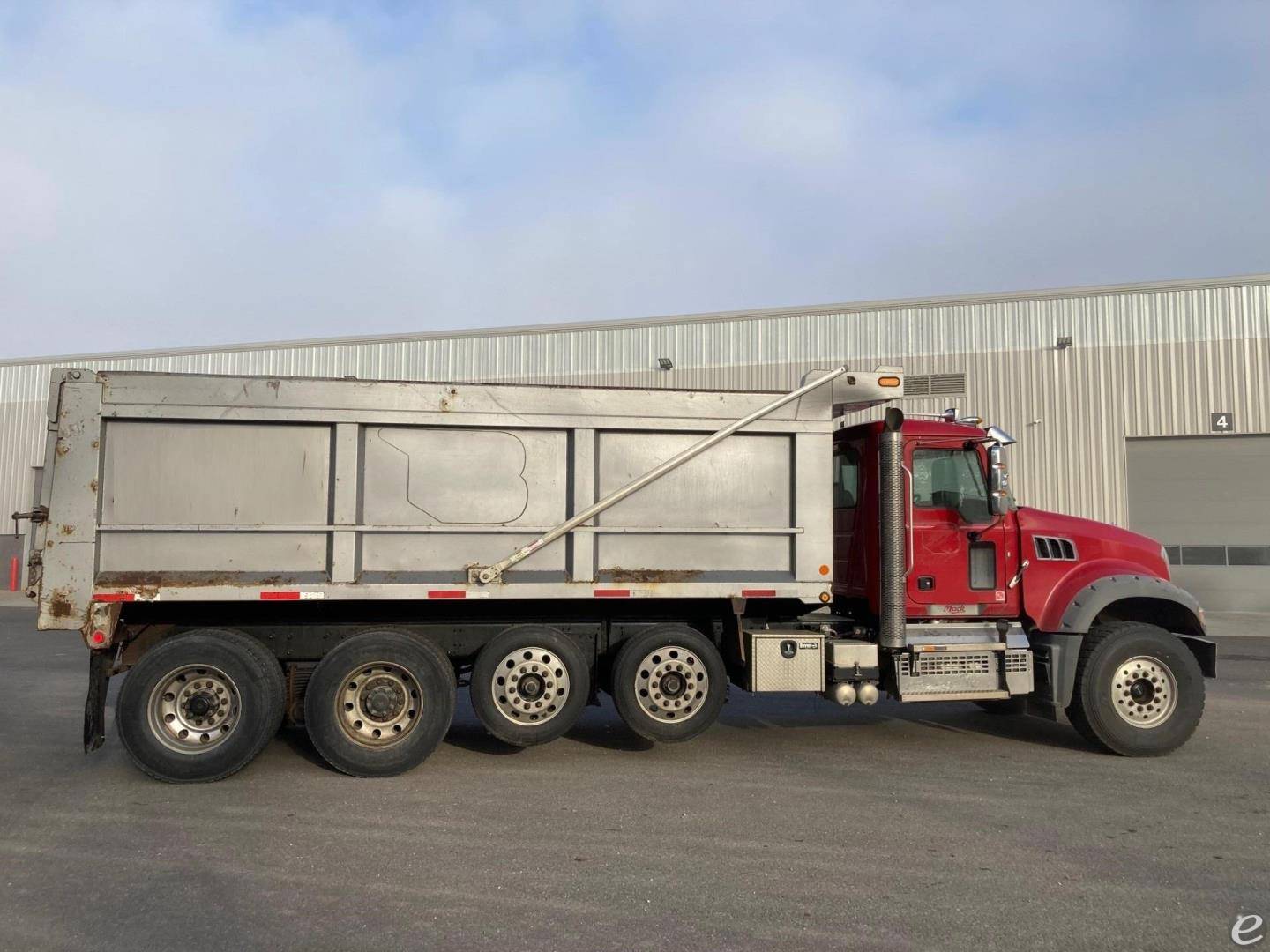 2019 Mack GRANITE 64FR