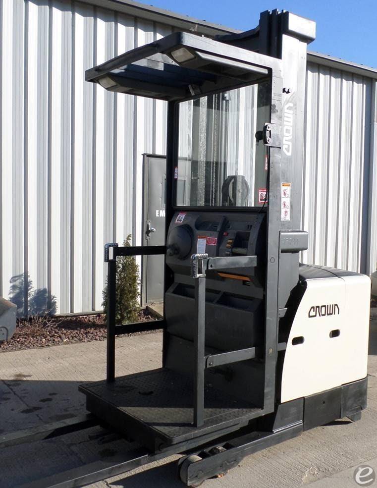 2007 Crown SP3405-30 Electric Order Picker - 123Forklift