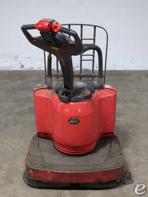 2009 Raymond 8400