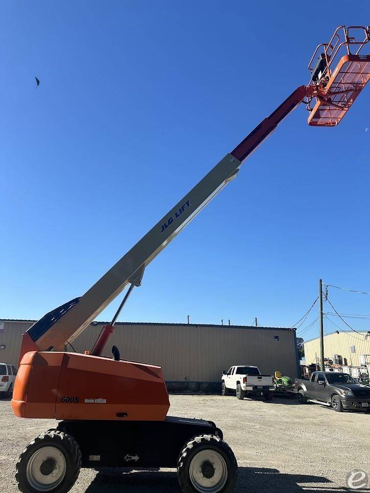 2015 JLG 600S