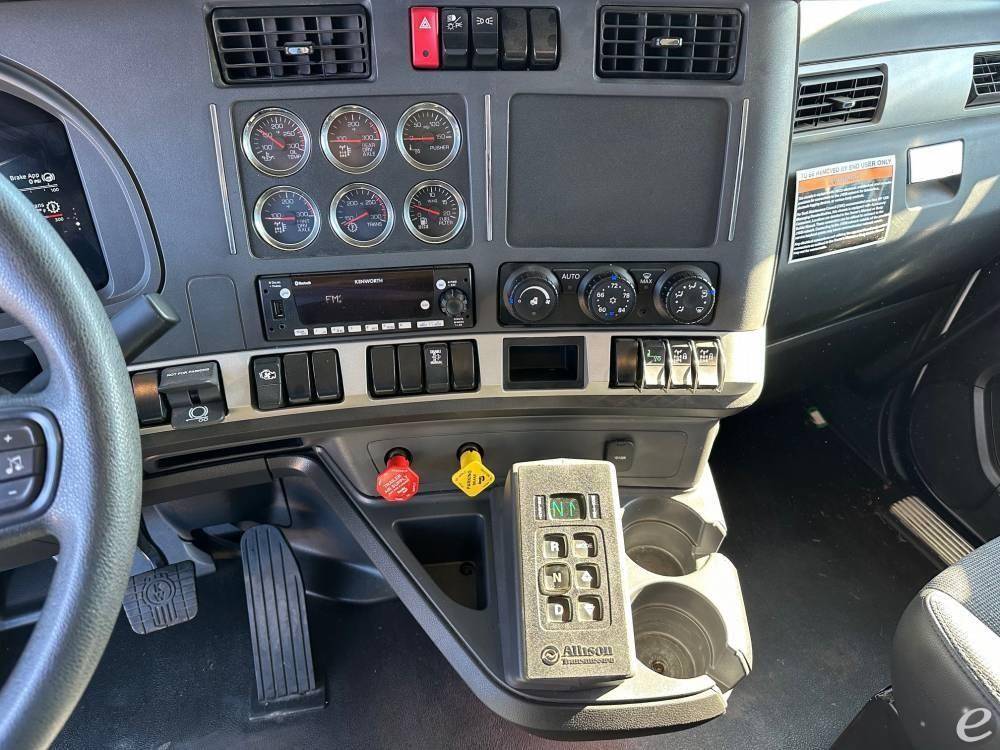 2023 Kenworth T880S