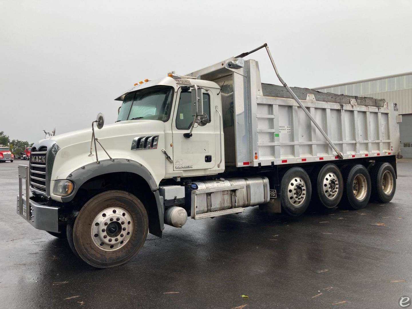 2018 Mack GRANITE GU713