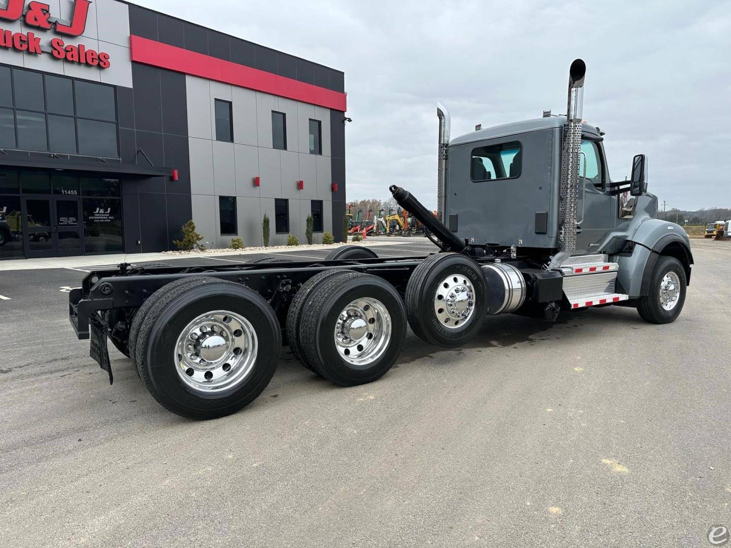 2020 Kenworth W990