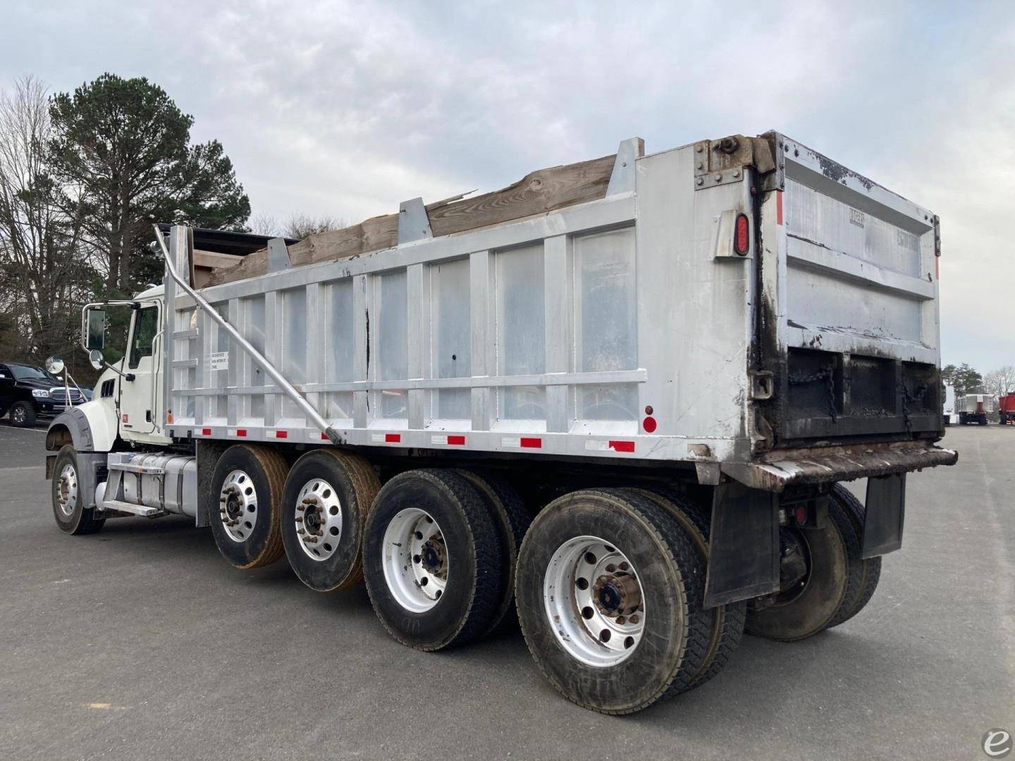 2019 Mack GRANITE 64FR