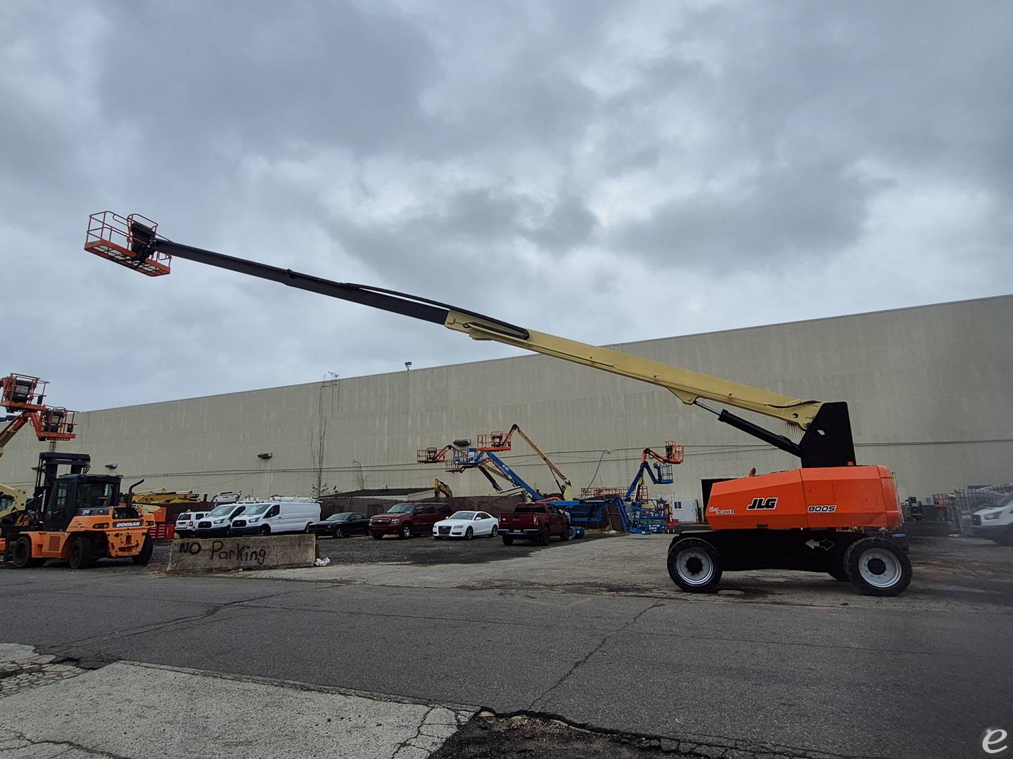 2016 JLG 800S