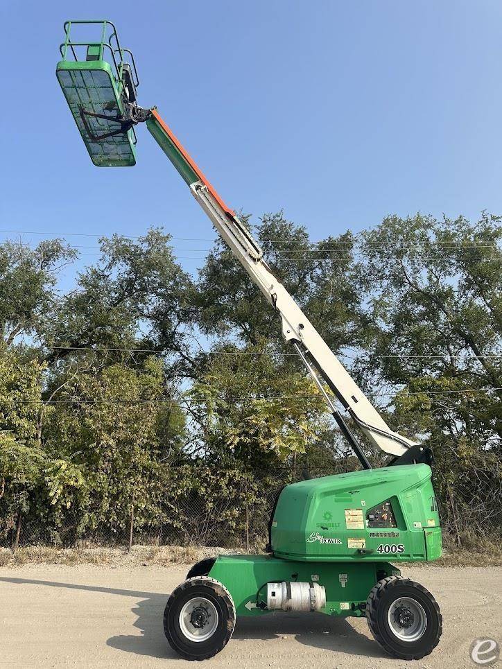 2016 JLG 400S