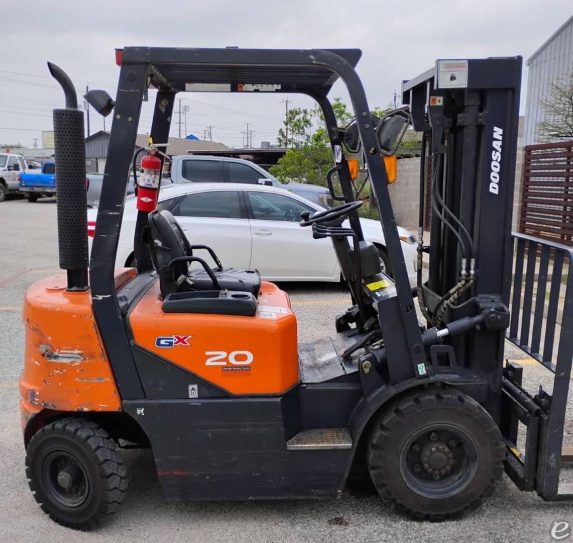 2010 Doosan D20G