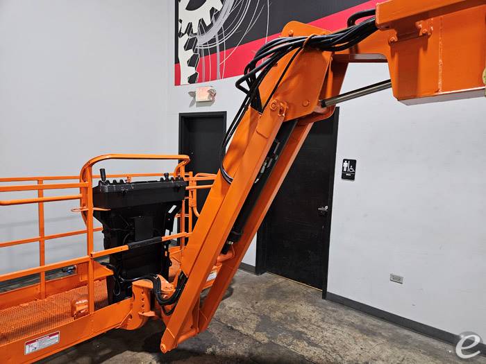 2014 JLG 800AJ