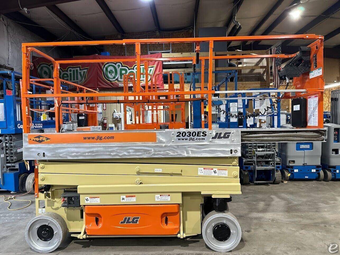 2014 JLG 2030ES