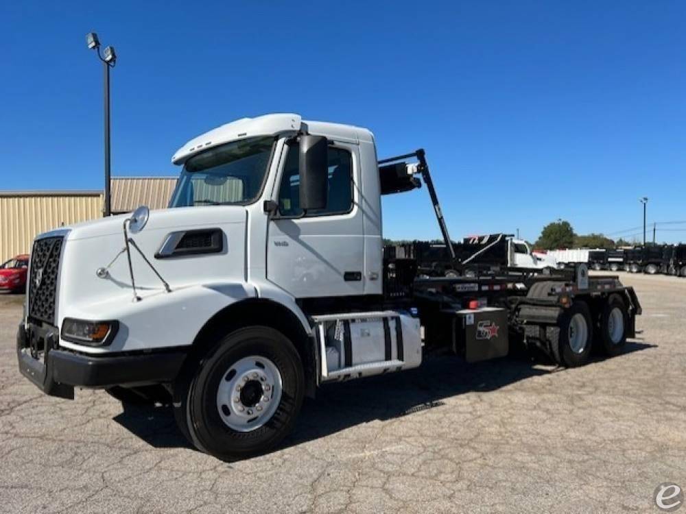 2024 Volvo VHD42B300