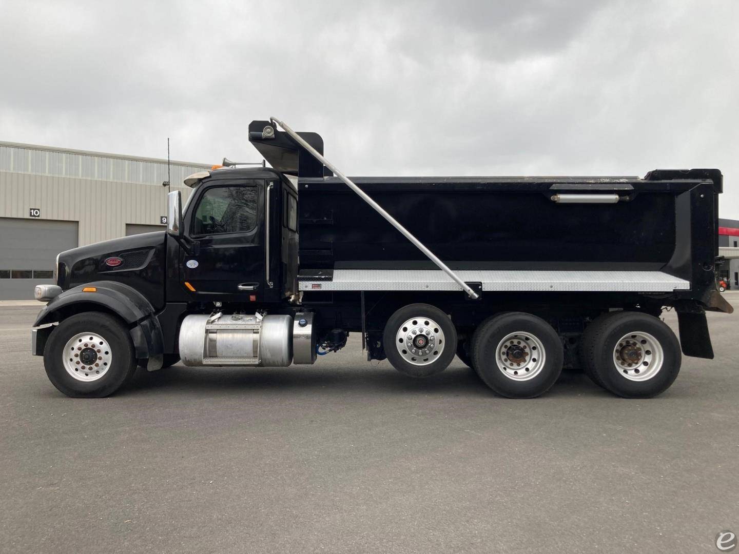 2022 Peterbilt 567