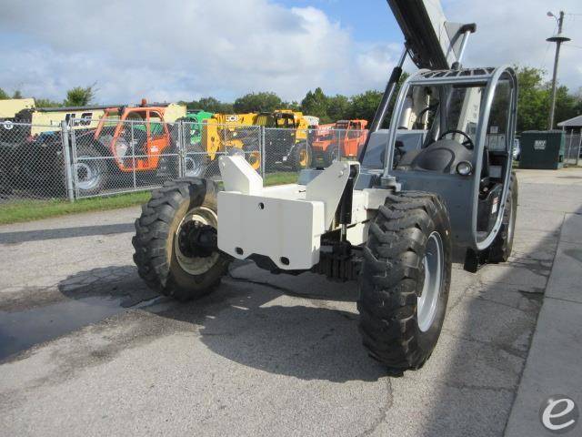 2005 Terex TH842C