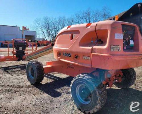 2014 JLG 400S