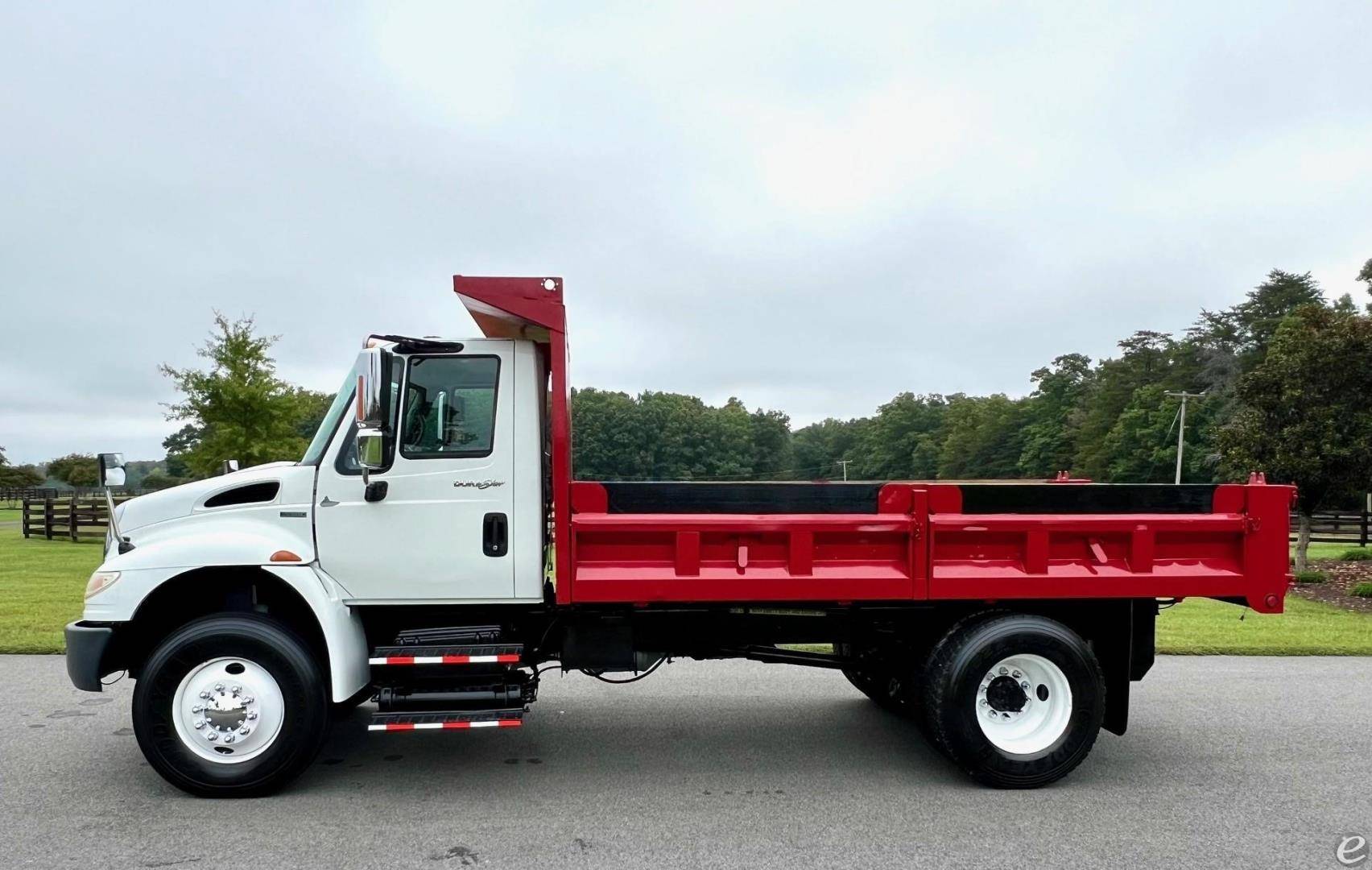 2010 International DURASTAR 4400