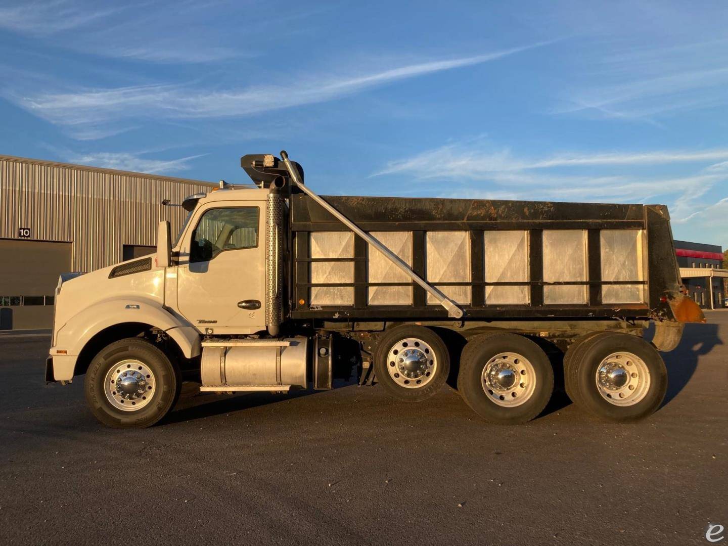 2017 Kenworth T880