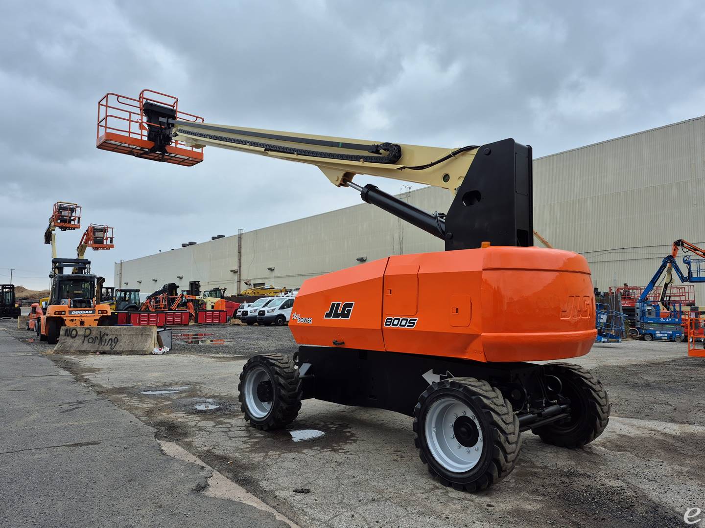 2016 JLG 800S