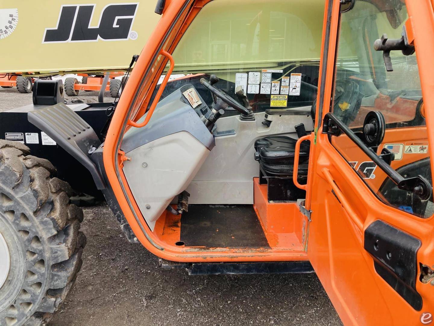 2015 JLG 1255