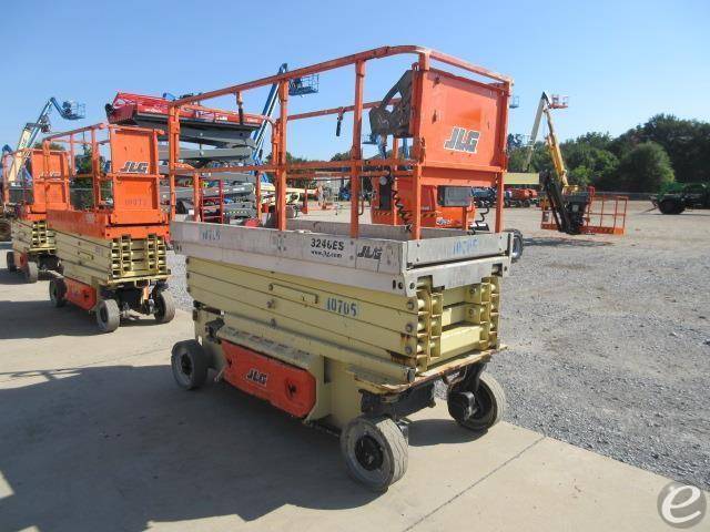 2015 JLG 3246ES