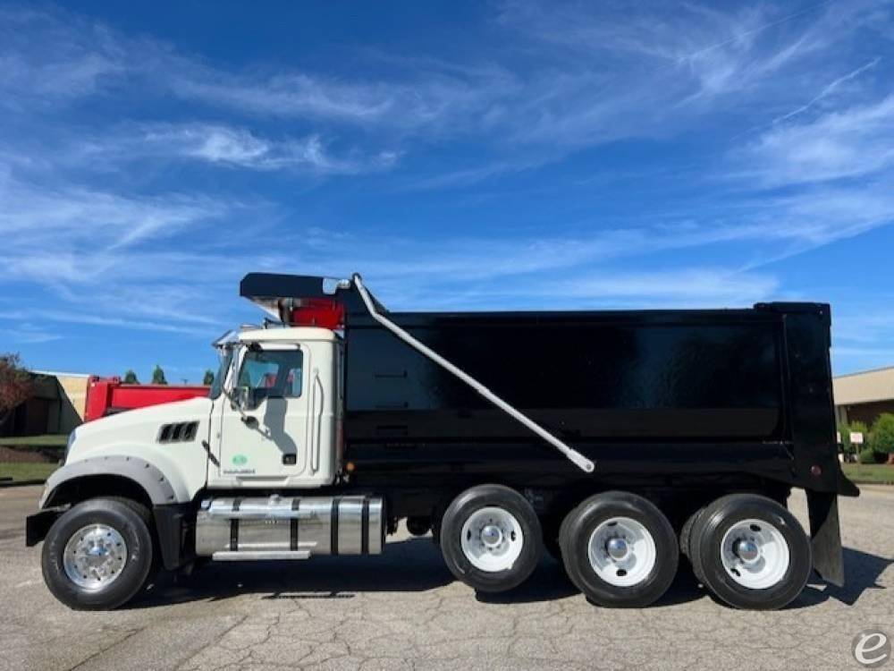 2016 Mack GRANITE GU713