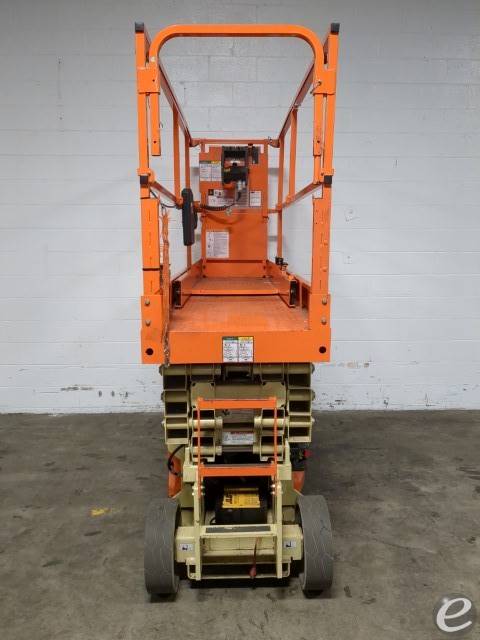 2017 JLG 2632ES