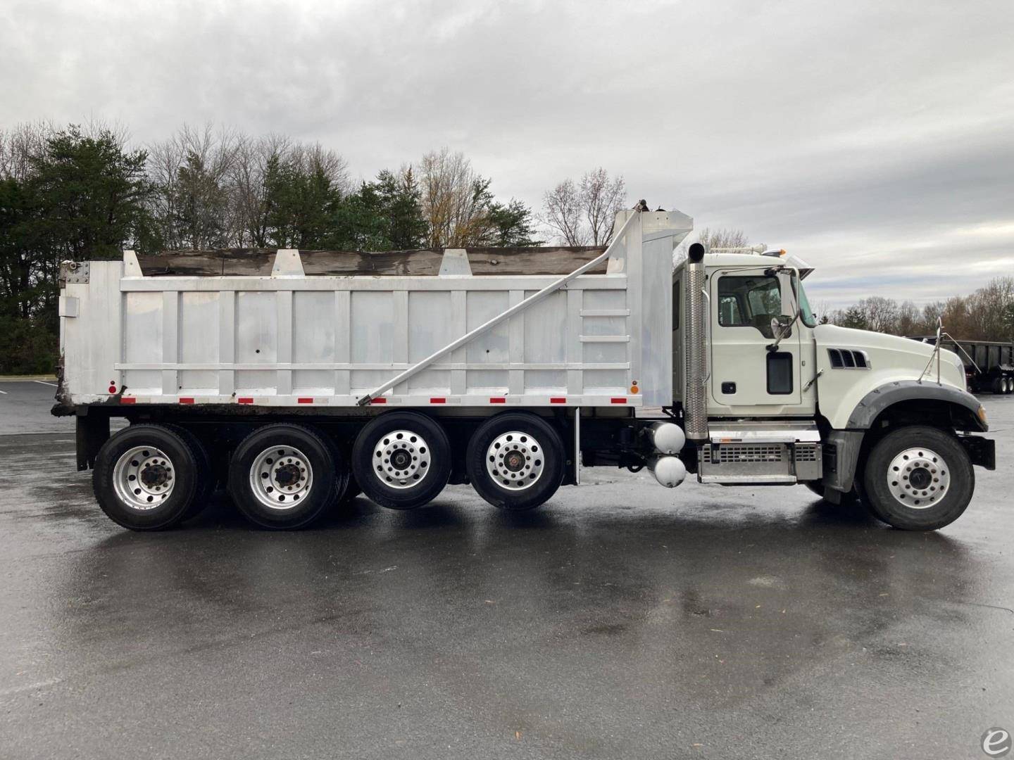 2019 Mack GRANITE 64FR