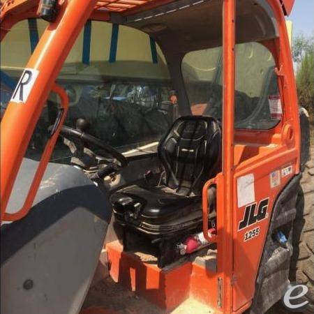 2018 JLG 1255