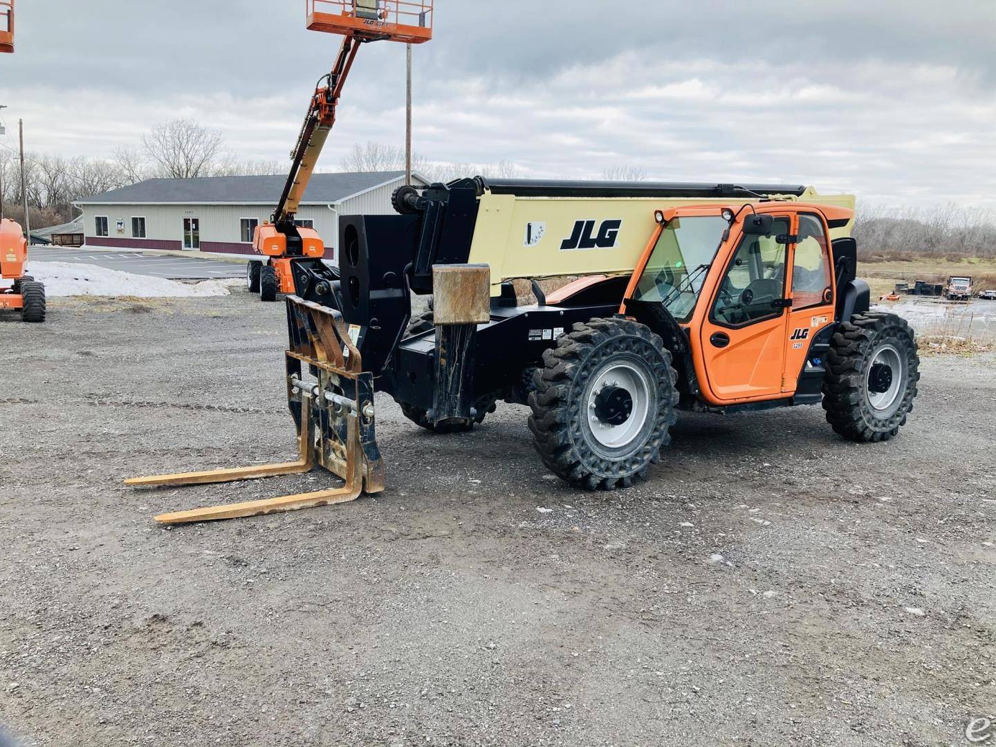 2015 JLG 1255