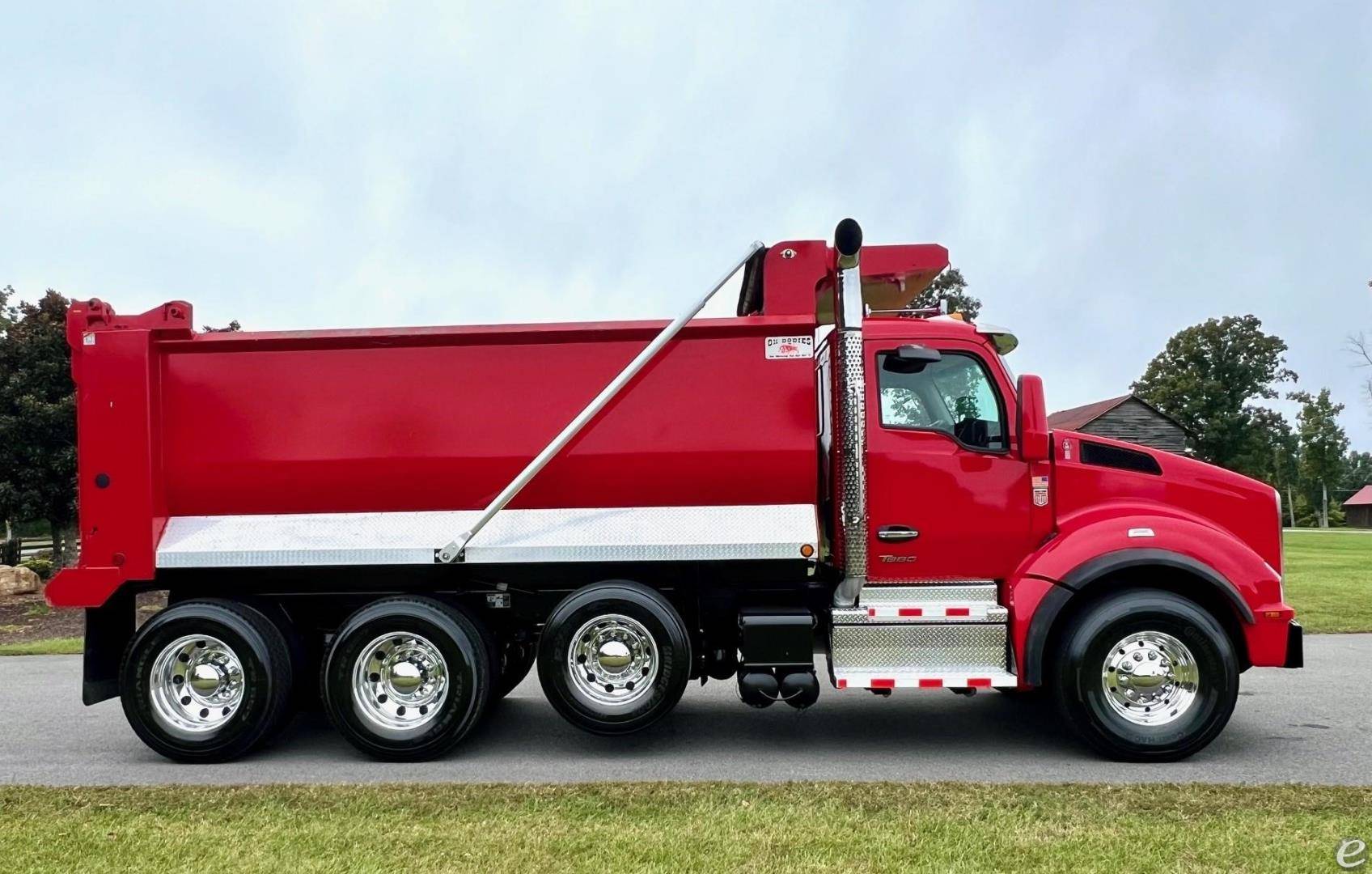 2024 Kenworth T880