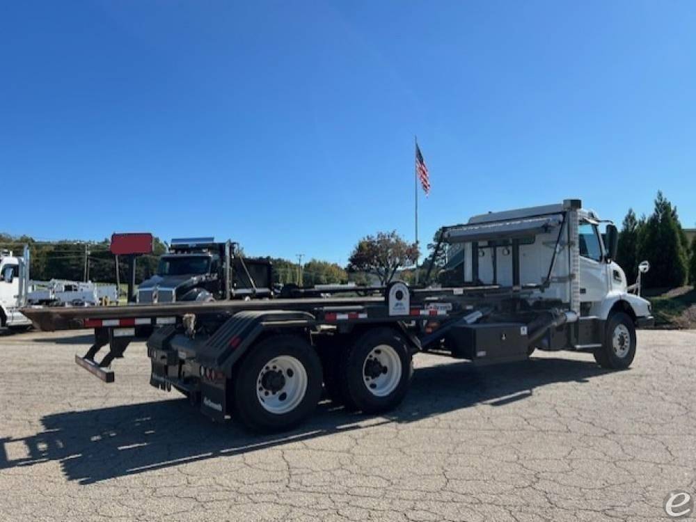 2024 Volvo VHD42B300