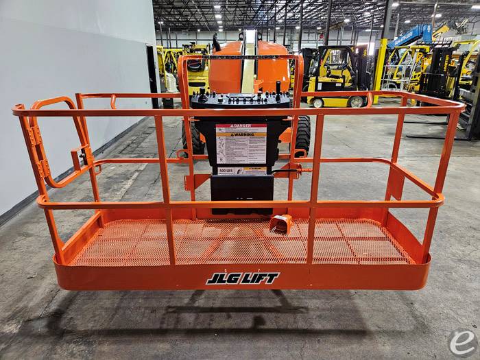 2016 JLG 400S