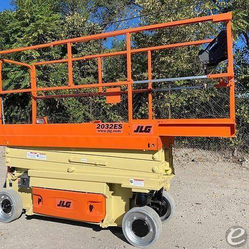 2015 JLG 2032ES