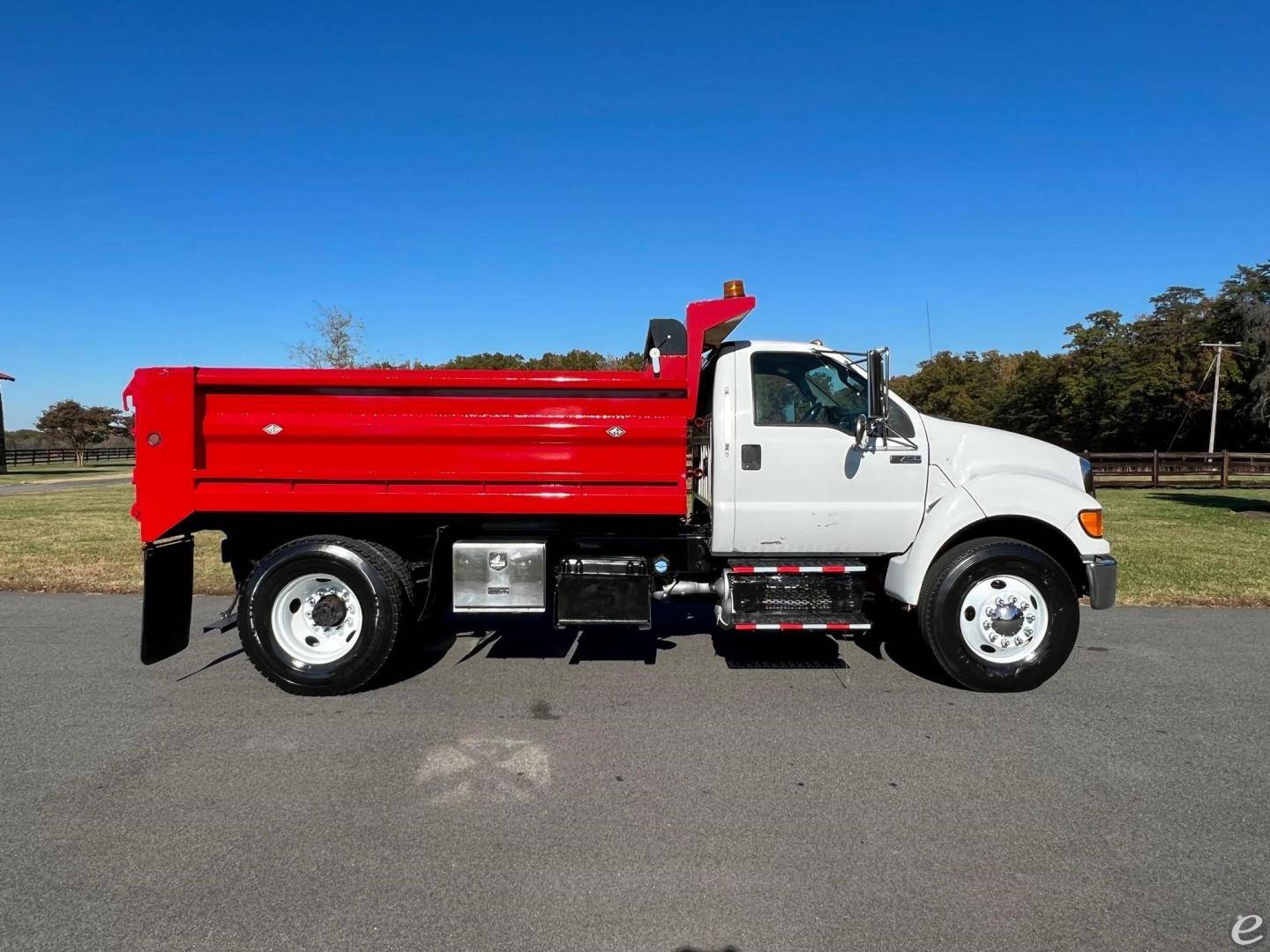 2013 Ford F750 XL